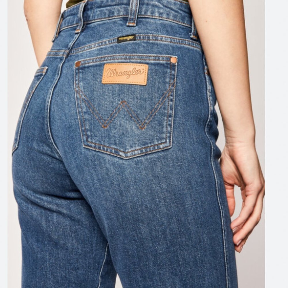 Wrangler Women's Straight Leg Jeans - Blue